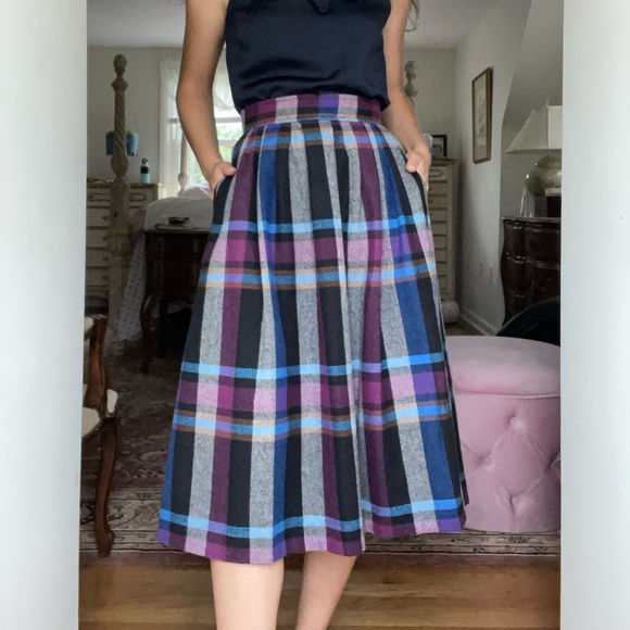 Vintage Clyde Wool-blend Plaid Pleated Midi Skirt - Picture 13 of 13